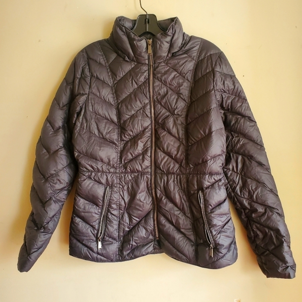 Saks Fifth Avenue Down Filled Lightweight Stow Puffer Fitted Black Size Medium